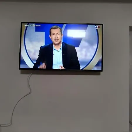 Spacieuse Maison Avec Garage 5 Mins Valenciennes Сasa de vacaciones *