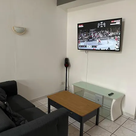 Сasa de vacaciones Spacieuse Maison Avec Garage 5 Mins Valenciennes Anzin