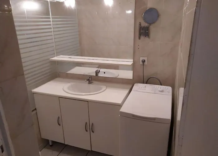 Casa vacanze Spacieuse Maison Avec Garage 5 Mins Valenciennes Anzin