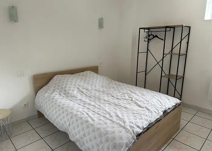 Spacieuse Maison Avec Garage 5 Mins Valenciennes Casa vacanze Anzin